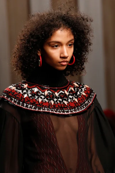 Look 50